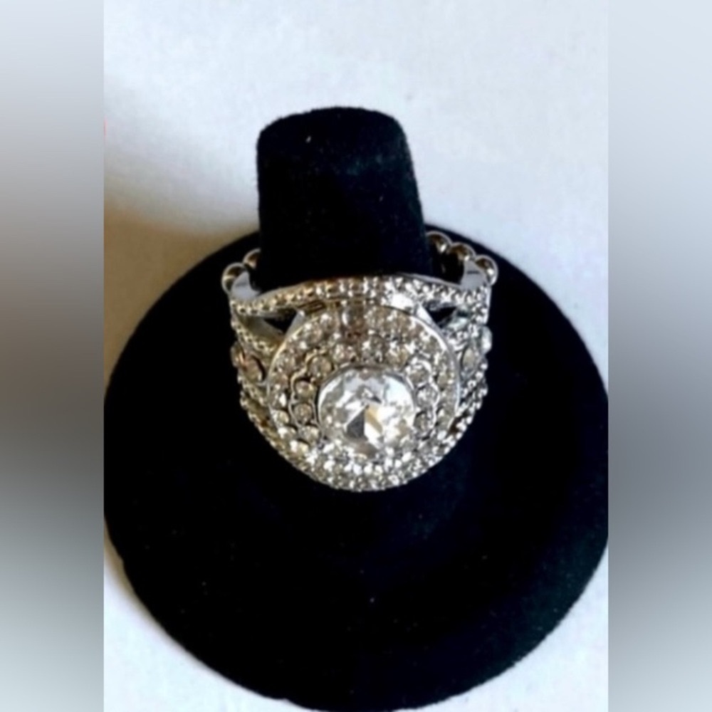 NWT Round Stacked Rhinestone Statement Ring